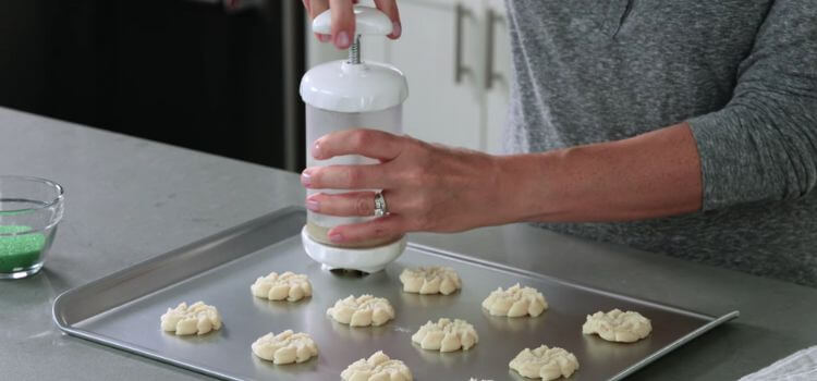 How To Use Pampered Chef Cookie Press