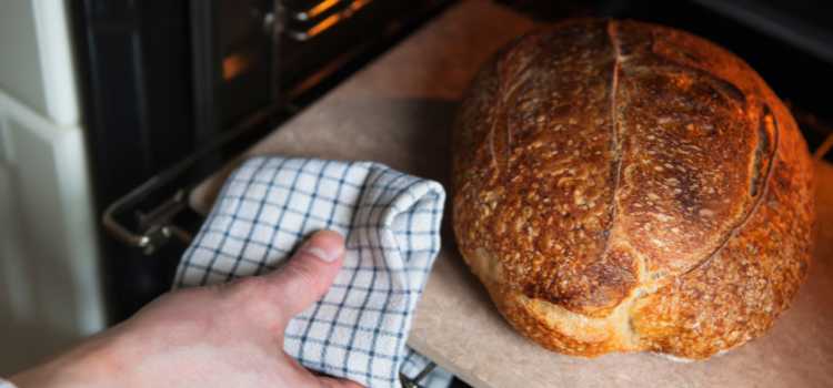 How Long to Warm Bread in Oven